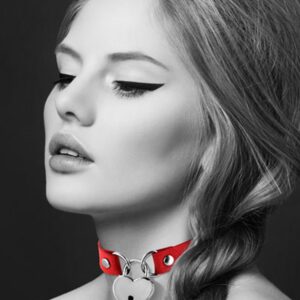Rode leren SM-halsband met zilverkleurige hartvormige hangslot hanger - CC6060040030