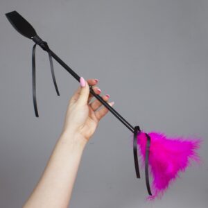 Zweep met roze plumeau 50 cm - SP3422F
