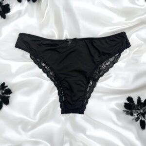 Zwarte kanten slip met satijnen strik - PF09LBLK